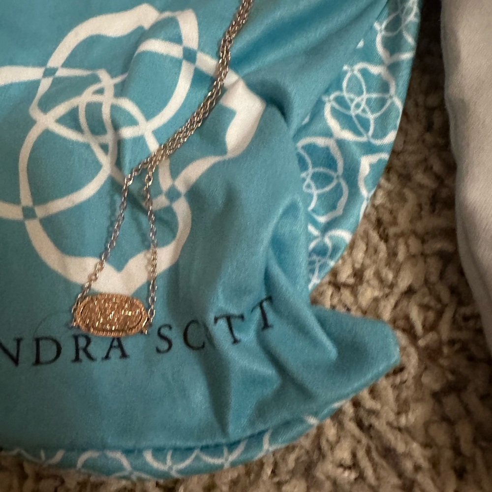 Kendra Scott Gold Pendant Necklace